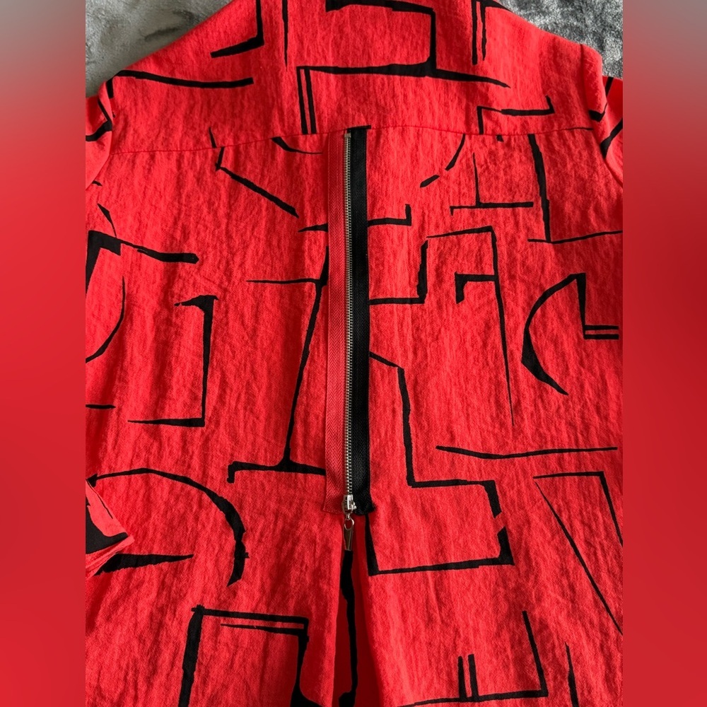 Ali Miles Red Printed Wire collar Button Down Top Size S Back Zipper 3/4 Sleeves - Picture 10 of 12